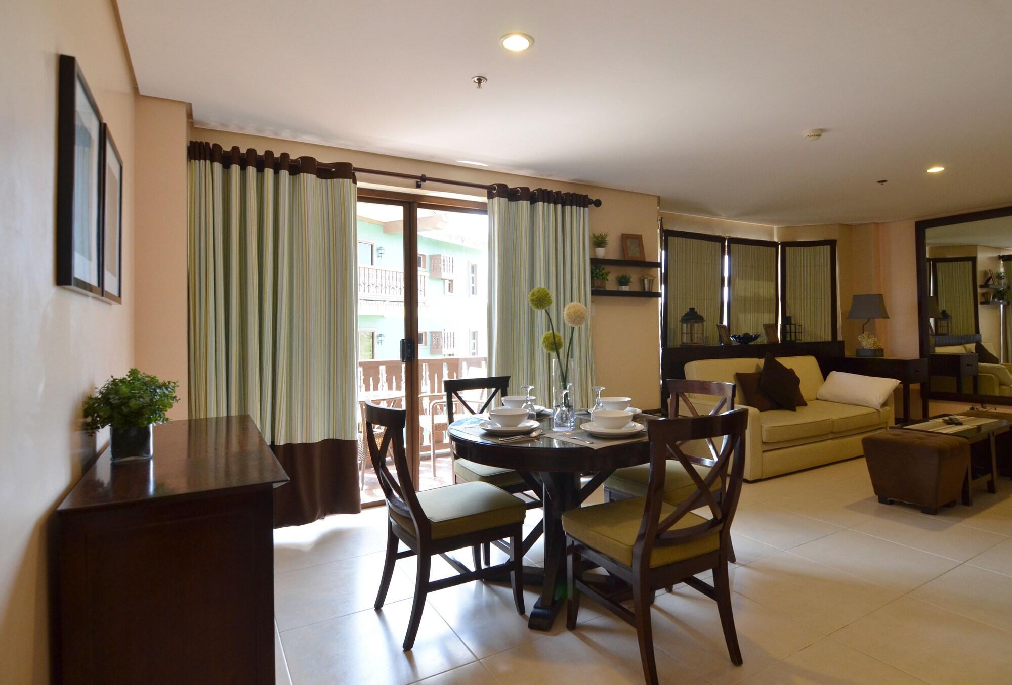 Crosswinds Resort Suites Tagaytay City Exterior foto