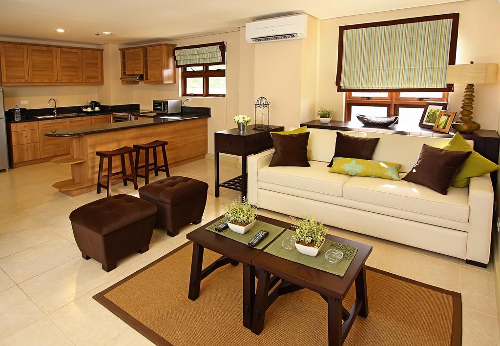 Crosswinds Resort Suites Tagaytay City Exterior foto